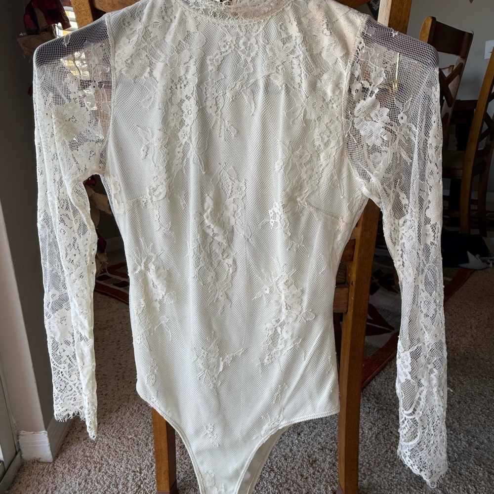 Elegant Ivory Lace Long Sleeve Bodysuit